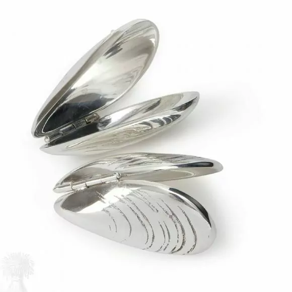 Silver Plated Pair of Mussel Eaters